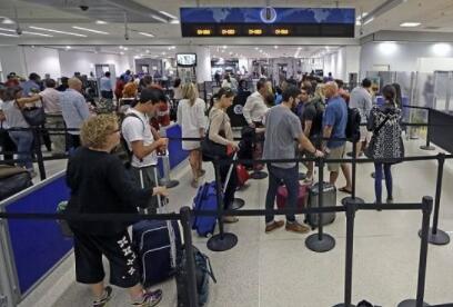 美国机场安检愈查愈多 安检程序因此延长